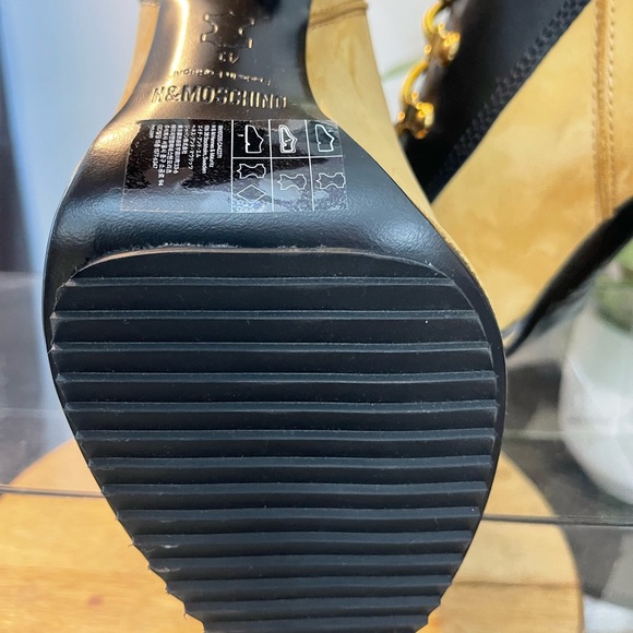 Moschino x H&M Limited Edition Leather Ankle Boots with Lacing - Picture 7 of 14